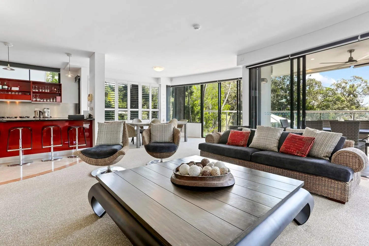 Laidback Luxury Living, Noosa Heads Apartment